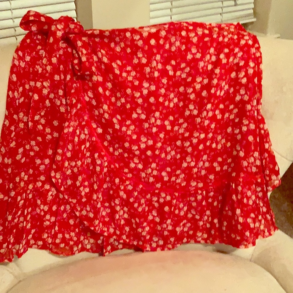 floral lightweight skirt in a high rise